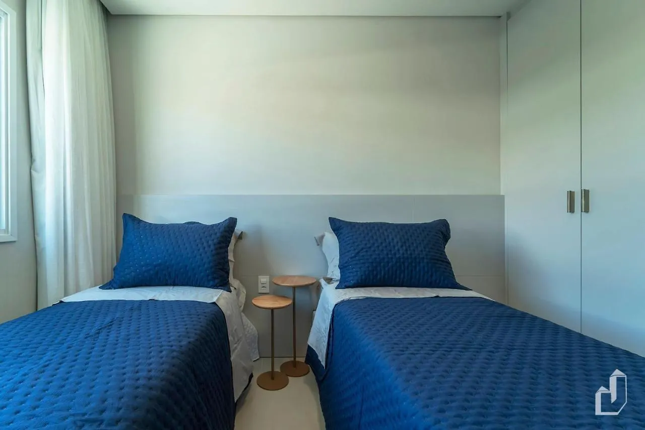 Moderno Apartamento Com 02 Dormitorios Bombinhas Brazil