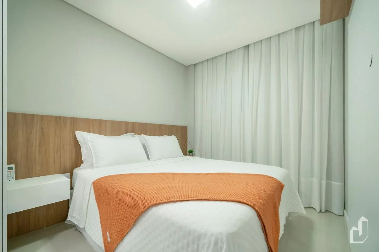 Moderno Apartamento Com 02 Dormitorios Bombinhas