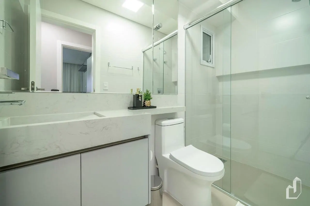 Moderno Apartamento Com 02 Dormitorios Bombinhas Brazil